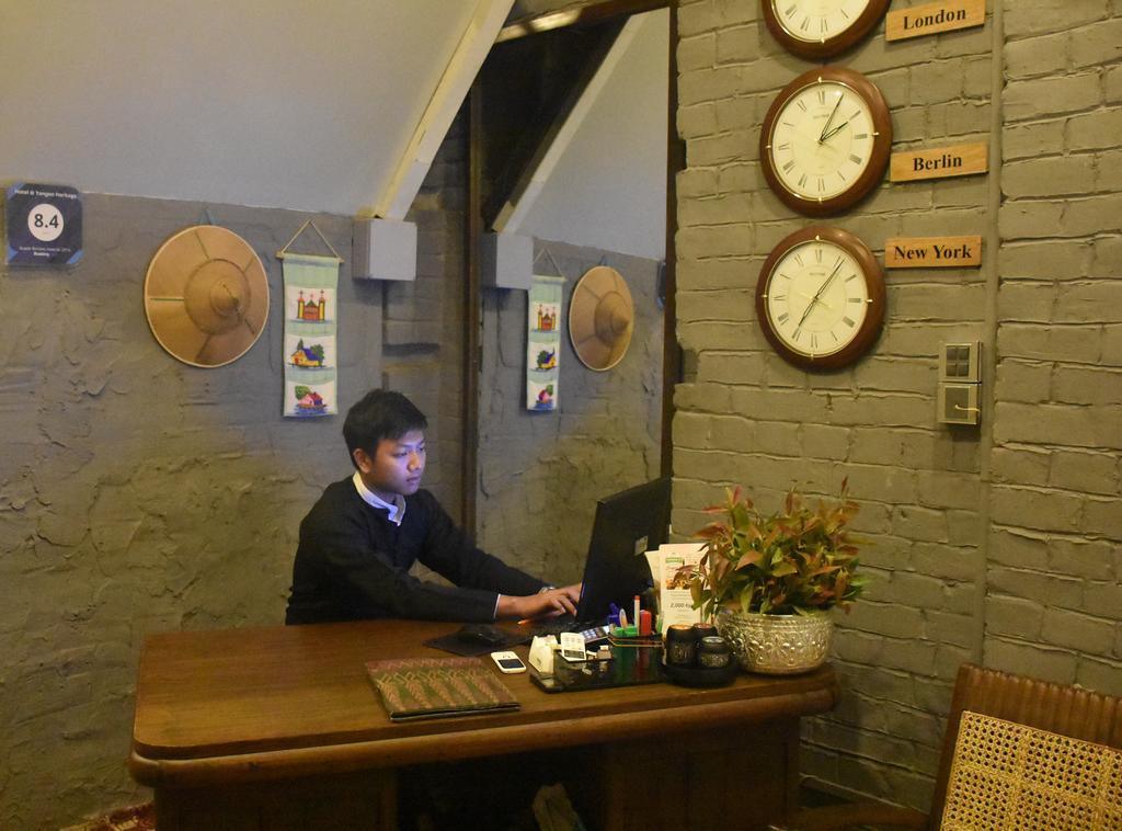 โฮเต็ลแอทย่างกุ้งเฮอริเทจ Hotel ภายนอก รูปภาพ