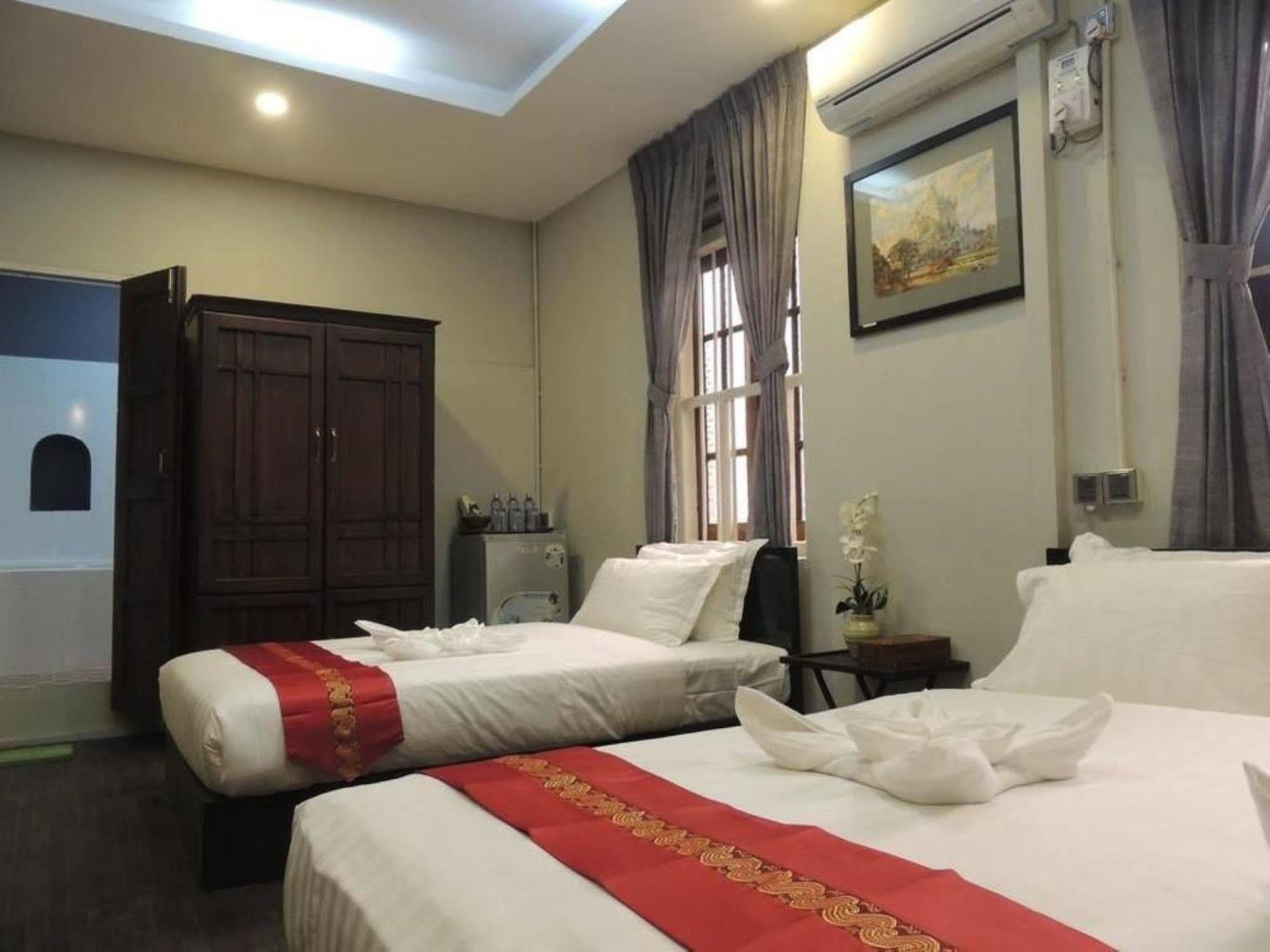 โฮเต็ลแอทย่างกุ้งเฮอริเทจ Hotel ภายนอก รูปภาพ